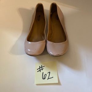 Nude Mossimo flats. Size 7. Flats do has 1 tiny scuff. Barely visible.